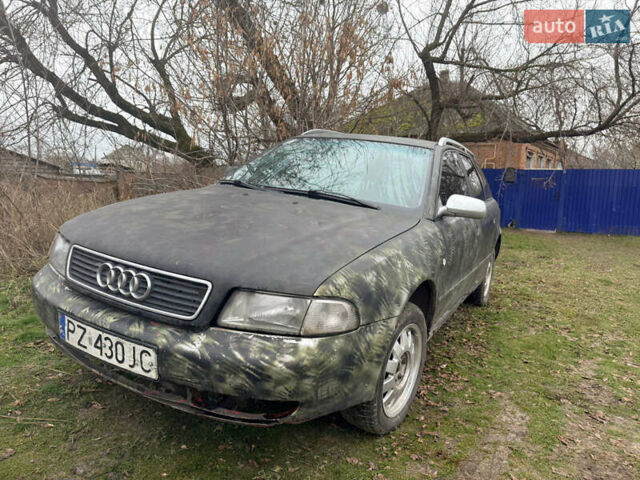 Зелений Ауді А4, об'ємом двигуна 1.8 л та пробігом 381 тис. км за 2600 $, фото 1 на Automoto.ua