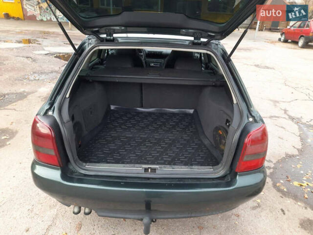 Зеленый Ауди А4, объемом двигателя 1.9 л и пробегом 422 тыс. км за 3600 $, фото 8 на Automoto.ua