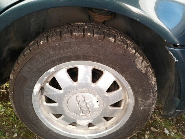 Зелений Ауді А4, об'ємом двигуна 1.9 л та пробігом 250 тис. км за 2800 $, фото 1 на Automoto.ua