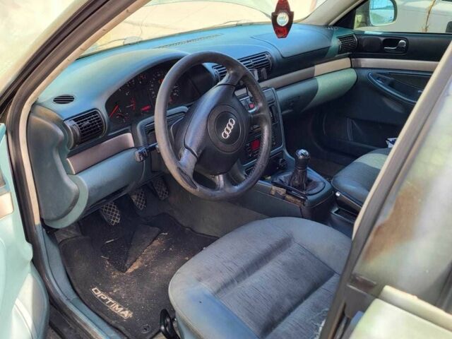 Зеленый Ауди А4, объемом двигателя 1.8 л и пробегом 400 тыс. км за 2000 $, фото 6 на Automoto.ua