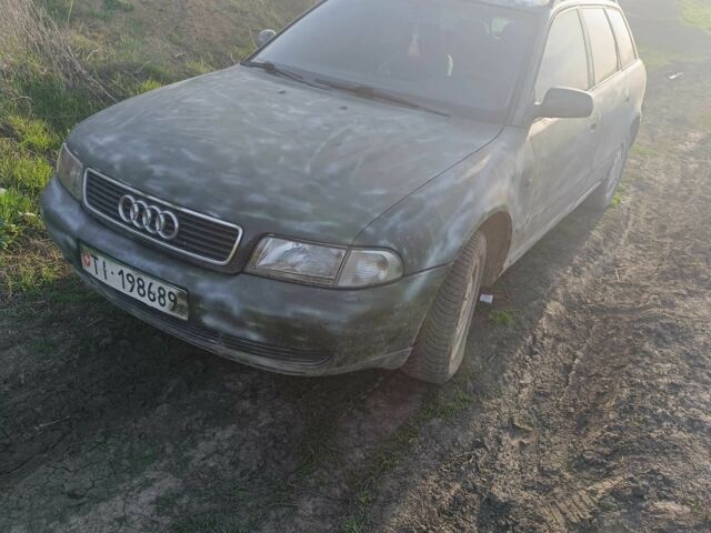 Зеленый Ауди А4, объемом двигателя 1.8 л и пробегом 400 тыс. км за 2000 $, фото 13 на Automoto.ua