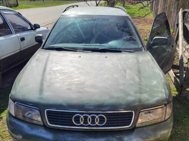 Зеленый Ауди А4, объемом двигателя 1.8 л и пробегом 400 тыс. км за 2000 $, фото 10 на Automoto.ua