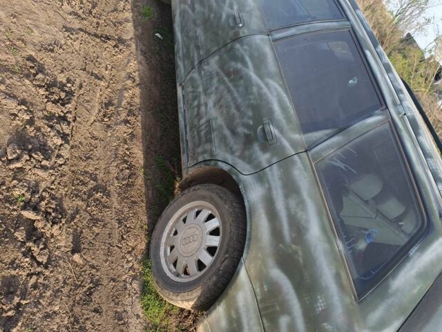 Зеленый Ауди А4, объемом двигателя 1.8 л и пробегом 400 тыс. км за 2000 $, фото 12 на Automoto.ua