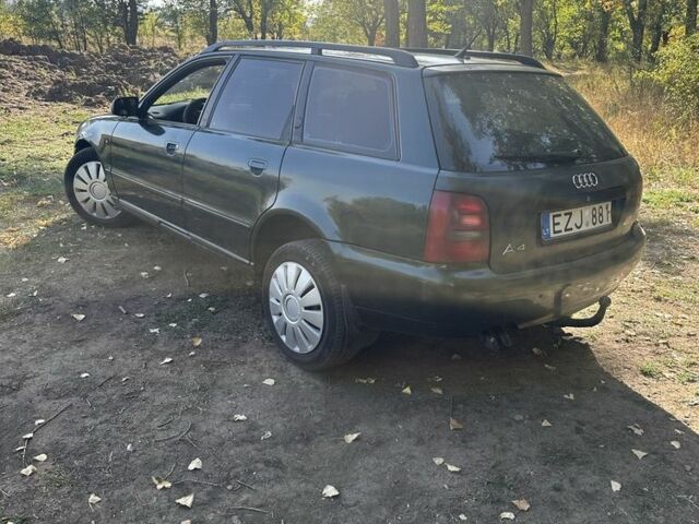 Зеленый Ауди А4, объемом двигателя 1.9 л и пробегом 342 тыс. км за 1597 $, фото 3 на Automoto.ua
