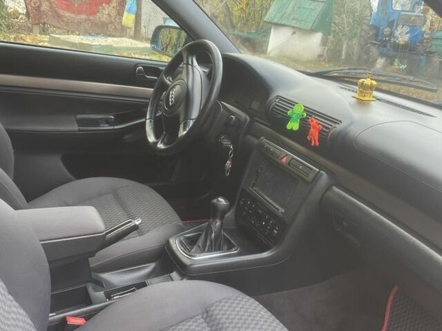 Зеленый Ауди А4, объемом двигателя 1.6 л и пробегом 300 тыс. км за 4100 $, фото 6 на Automoto.ua