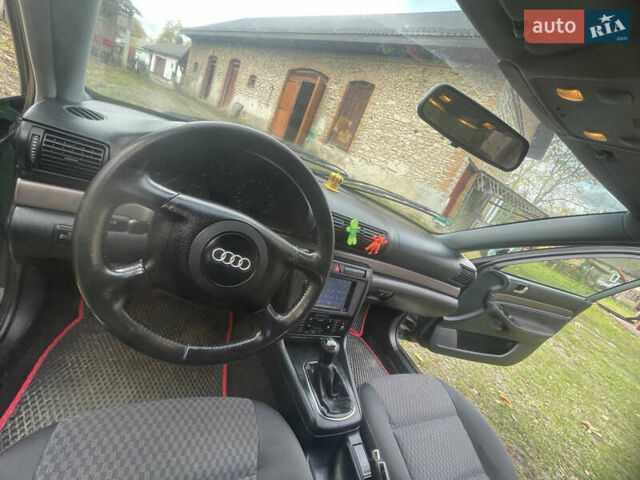 Зеленый Ауди А4, объемом двигателя 1.6 л и пробегом 300 тыс. км за 4100 $, фото 12 на Automoto.ua