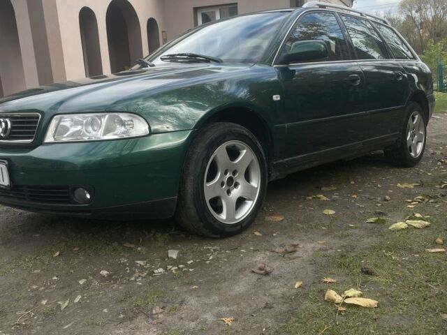 Зеленый Ауди А4, объемом двигателя 1.6 л и пробегом 300 тыс. км за 4100 $, фото 1 на Automoto.ua