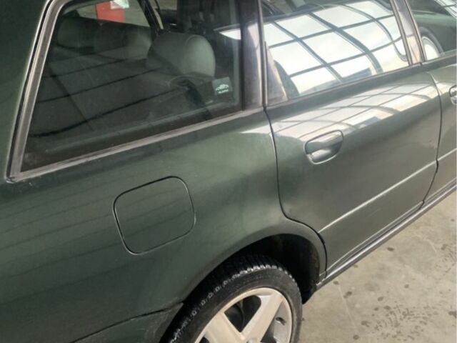 Зеленый Ауди А4, объемом двигателя 1.9 л и пробегом 200 тыс. км за 3700 $, фото 4 на Automoto.ua