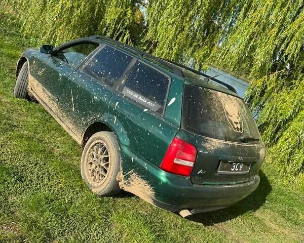 Зеленый Ауди А4, объемом двигателя 1.8 л и пробегом 300 тыс. км за 1450 $, фото 10 на Automoto.ua