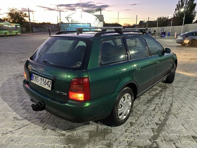 Зелений Ауді А4, об'ємом двигуна 1.9 л та пробігом 250 тис. км за 1500 $, фото 3 на Automoto.ua