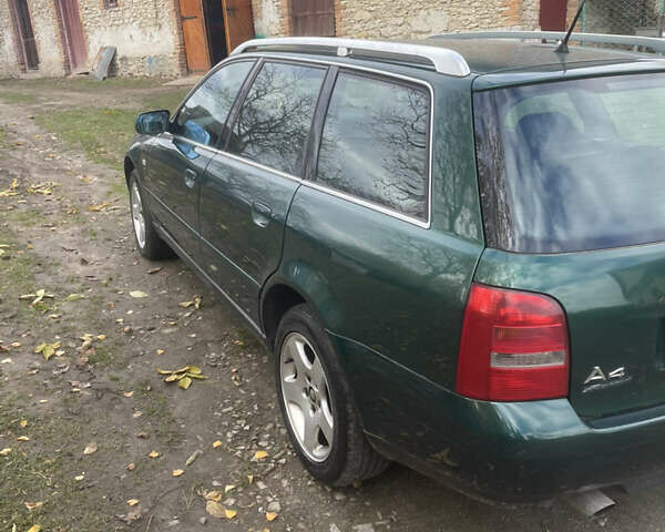 Зеленый Ауди А4, объемом двигателя 1.6 л и пробегом 300 тыс. км за 4100 $, фото 5 на Automoto.ua