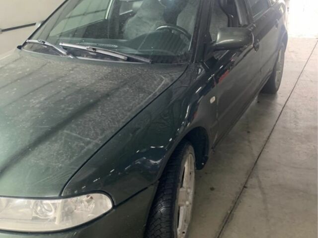 Зеленый Ауди А4, объемом двигателя 1.9 л и пробегом 200 тыс. км за 3700 $, фото 3 на Automoto.ua