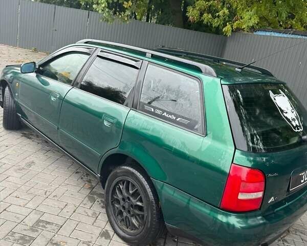 Зеленый Ауди А4, объемом двигателя 1.8 л и пробегом 300 тыс. км за 1450 $, фото 5 на Automoto.ua