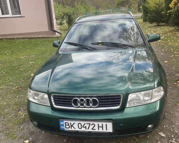 Зеленый Ауди А4, объемом двигателя 1.6 л и пробегом 300 тыс. км за 4100 $, фото 4 на Automoto.ua