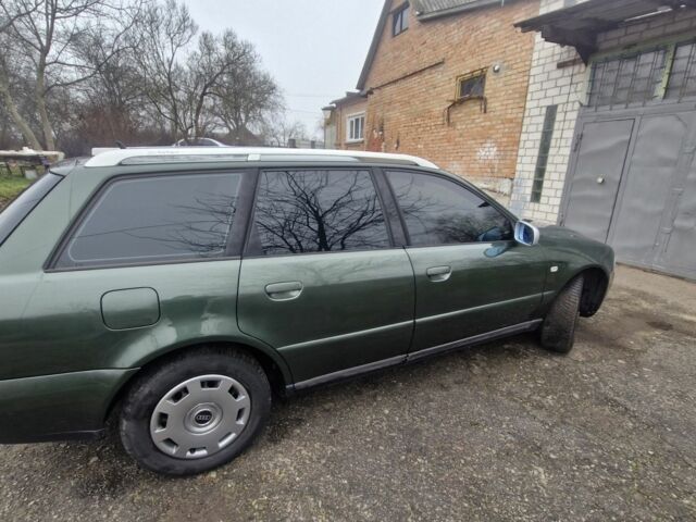 Зеленый Ауди А4, объемом двигателя 1.6 л и пробегом 290 тыс. км за 4800 $, фото 2 на Automoto.ua