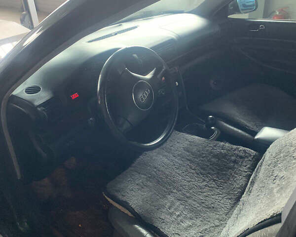 Зеленый Ауди А4, объемом двигателя 1.9 л и пробегом 200 тыс. км за 4200 $, фото 6 на Automoto.ua