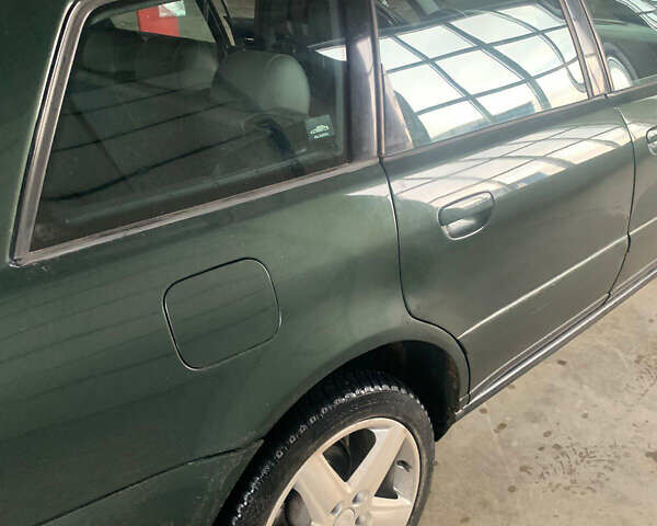 Зеленый Ауди А4, объемом двигателя 1.9 л и пробегом 200 тыс. км за 4200 $, фото 4 на Automoto.ua