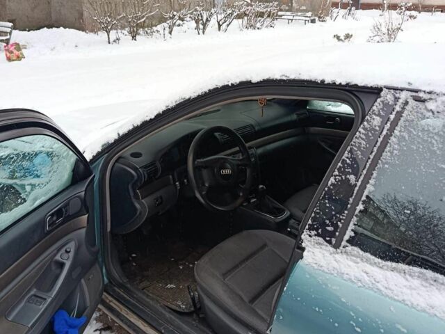 Зеленый Ауди А4, объемом двигателя 1.8 л и пробегом 330 тыс. км за 5100 $, фото 6 на Automoto.ua