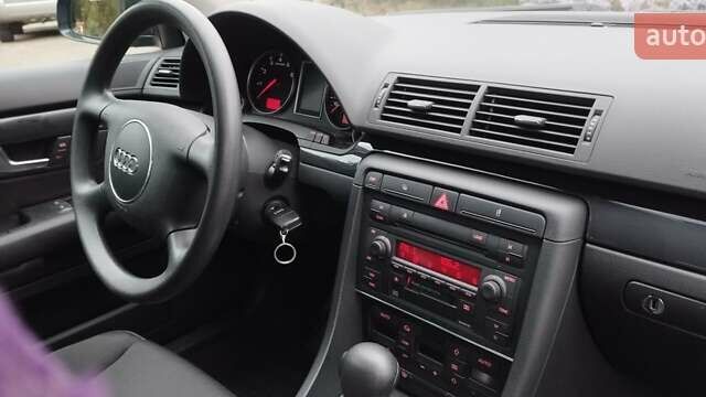 Зеленый Ауди А4, объемом двигателя 2 л и пробегом 201 тыс. км за 6100 $, фото 59 на Automoto.ua