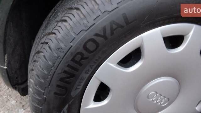 Зеленый Ауди А4, объемом двигателя 2 л и пробегом 201 тыс. км за 5899 $, фото 69 на Automoto.ua