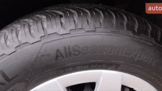 Зеленый Ауди А4, объемом двигателя 2 л и пробегом 201 тыс. км за 5899 $, фото 68 на Automoto.ua