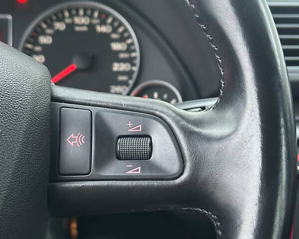 Зеленый Ауди А4, объемом двигателя 1.8 л и пробегом 209 тыс. км за 7200 $, фото 31 на Automoto.ua