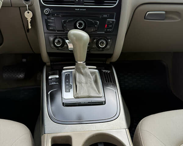 Зеленый Ауди А4, объемом двигателя 2.7 л и пробегом 190 тыс. км за 10900 $, фото 6 на Automoto.ua