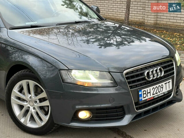 Зеленый Ауди А4, объемом двигателя 2 л и пробегом 213 тыс. км за 9600 $, фото 7 на Automoto.ua