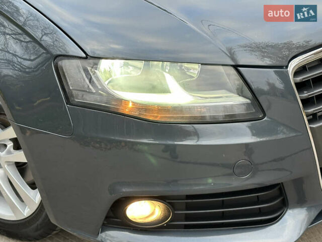 Зеленый Ауди А4, объемом двигателя 2 л и пробегом 213 тыс. км за 9600 $, фото 9 на Automoto.ua