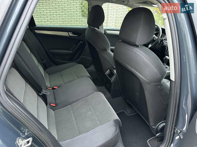 Зеленый Ауди А4, объемом двигателя 2 л и пробегом 213 тыс. км за 9600 $, фото 41 на Automoto.ua