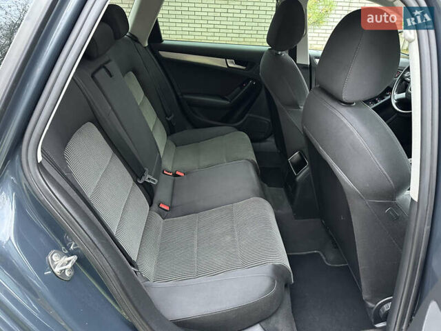 Зеленый Ауди А4, объемом двигателя 2 л и пробегом 213 тыс. км за 9600 $, фото 40 на Automoto.ua