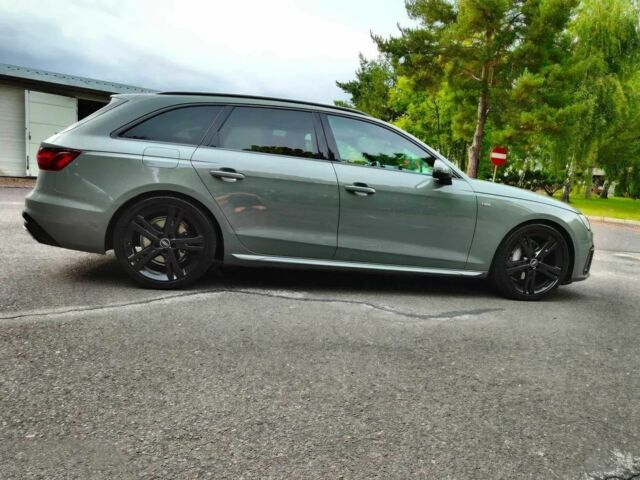 Зеленый Ауди А4, объемом двигателя 2 л и пробегом 15 тыс. км за 17000 $, фото 3 на Automoto.ua