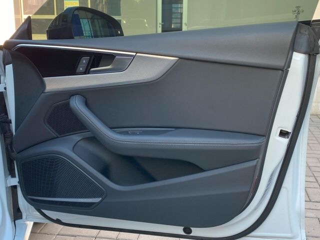 Белый Ауди А5, объемом двигателя 2 л и пробегом 8 тыс. км за 33490 $, фото 38 на Automoto.ua