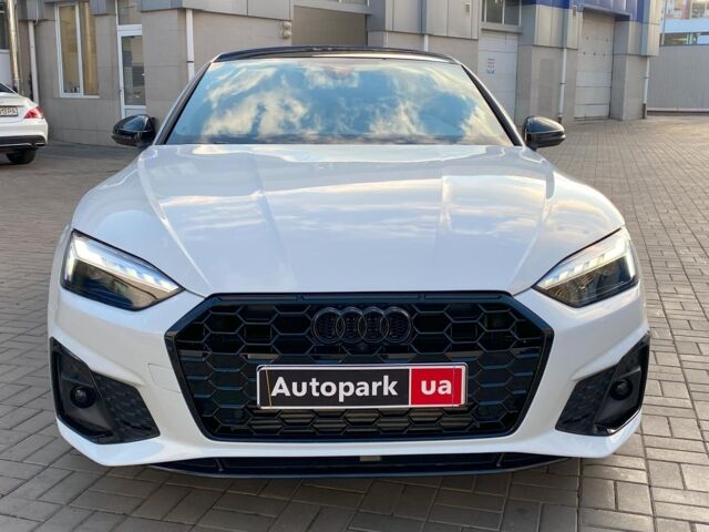 Белый Ауди А5, объемом двигателя 2 л и пробегом 8 тыс. км за 33490 $, фото 1 на Automoto.ua