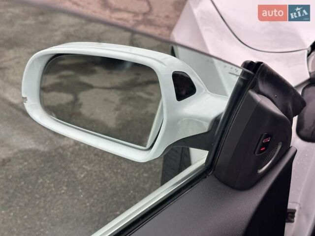 Белый Ауди А5, объемом двигателя 1.98 л и пробегом 144 тыс. км за 11990 $, фото 17 на Automoto.ua