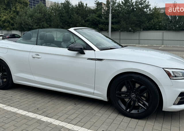 Белый Ауди А5, объемом двигателя 1.98 л и пробегом 99 тыс. км за 25550 $, фото 1 на Automoto.ua