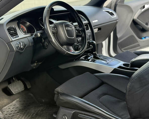 Ауди А5 2008 в Киеве на Automoto.ua Белый Ауди А5, объемом двигателя 2.7 л и пробегом 251 тыс. км за 8500 $, фото 14 на Automoto.ua