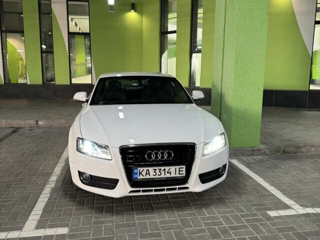 Белый Ауди А5, объемом двигателя 2.7 л и пробегом 251 тыс. км за 10200 $, фото 1 на Automoto.ua