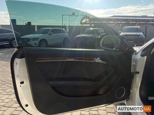 Білий Ауді A5, об'ємом двигуна 3.2 л та пробігом 199 тис. км за 10500 $, фото 8 на Automoto.ua
