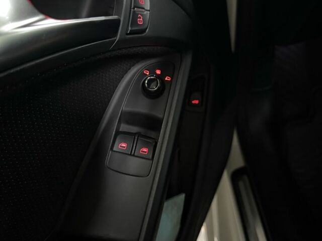 Белый Ауди А5, объемом двигателя 2.7 л и пробегом 251 тыс. км за 10200 $, фото 9 на Automoto.ua