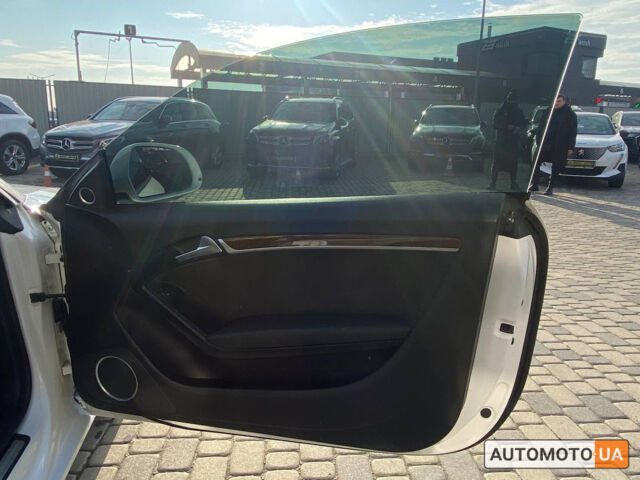 Білий Ауді A5, об'ємом двигуна 3.2 л та пробігом 199 тис. км за 10500 $, фото 16 на Automoto.ua