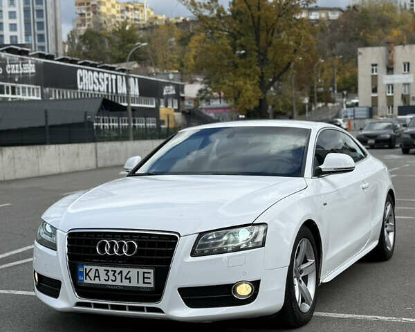 Ауди А5 2008 в Киеве на Automoto.ua Белый Ауди А5, объемом двигателя 2.7 л и пробегом 251 тыс. км за 8500 $, фото 1 на Automoto.ua