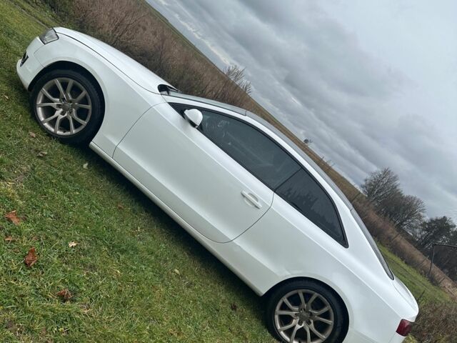 Білий Ауді A5, об'ємом двигуна 2 л та пробігом 332 тис. км за 4125 $, фото 1 на Automoto.ua