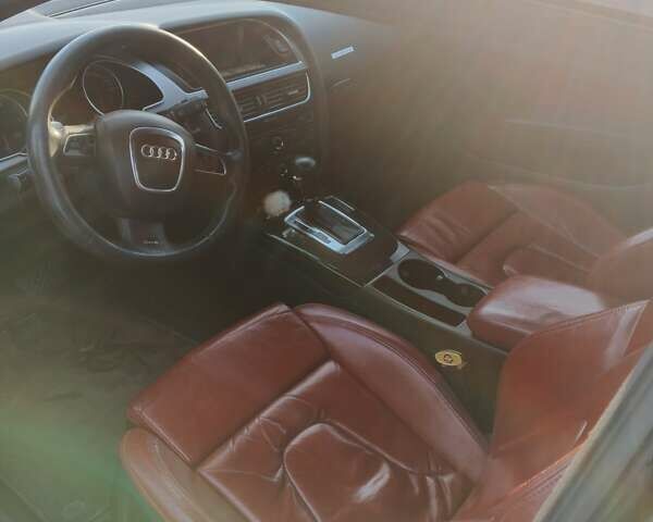 Ауди А5 2009 в Николаеве на Automoto.ua Белый Ауди А5, объемом двигателя 3.2 л и пробегом 241 тыс. км за 10500 $, фото 3 на Automoto.ua