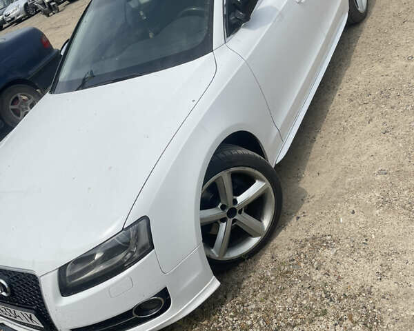 Белый Ауди А5, объемом двигателя 1.98 л и пробегом 230 тыс. км за 11000 $, фото 6 на Automoto.ua