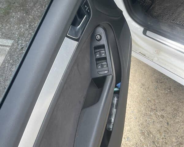 Белый Ауди А5, объемом двигателя 1.98 л и пробегом 230 тыс. км за 11000 $, фото 5 на Automoto.ua