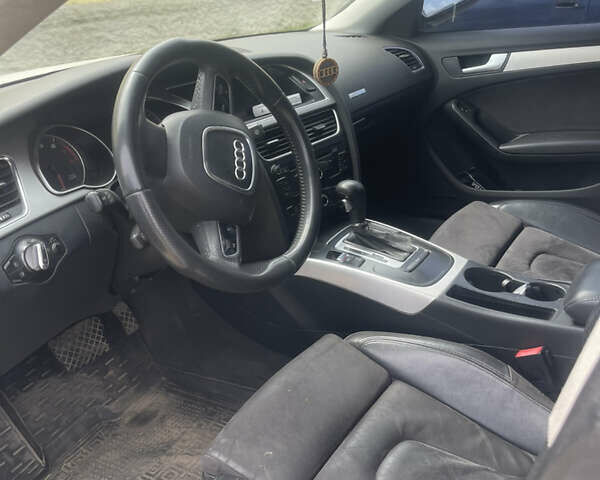 Белый Ауди А5, объемом двигателя 1.98 л и пробегом 230 тыс. км за 11000 $, фото 4 на Automoto.ua