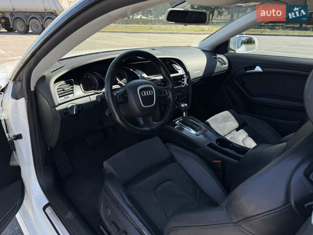 Белый Ауди А5, объемом двигателя 1.98 л и пробегом 152 тыс. км за 12300 $, фото 13 на Automoto.ua