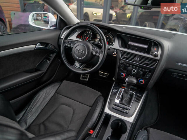 Білий Ауді A5, об'ємом двигуна 2 л та пробігом 155 тис. км за 13000 $, фото 21 на Automoto.ua