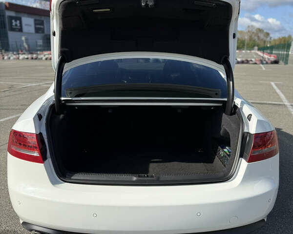 Белый Ауди А5, объемом двигателя 1.98 л и пробегом 218 тыс. км за 9990 $, фото 35 на Automoto.ua